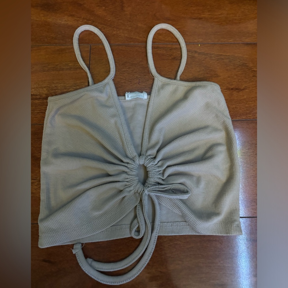 Beige crop top
Size- small